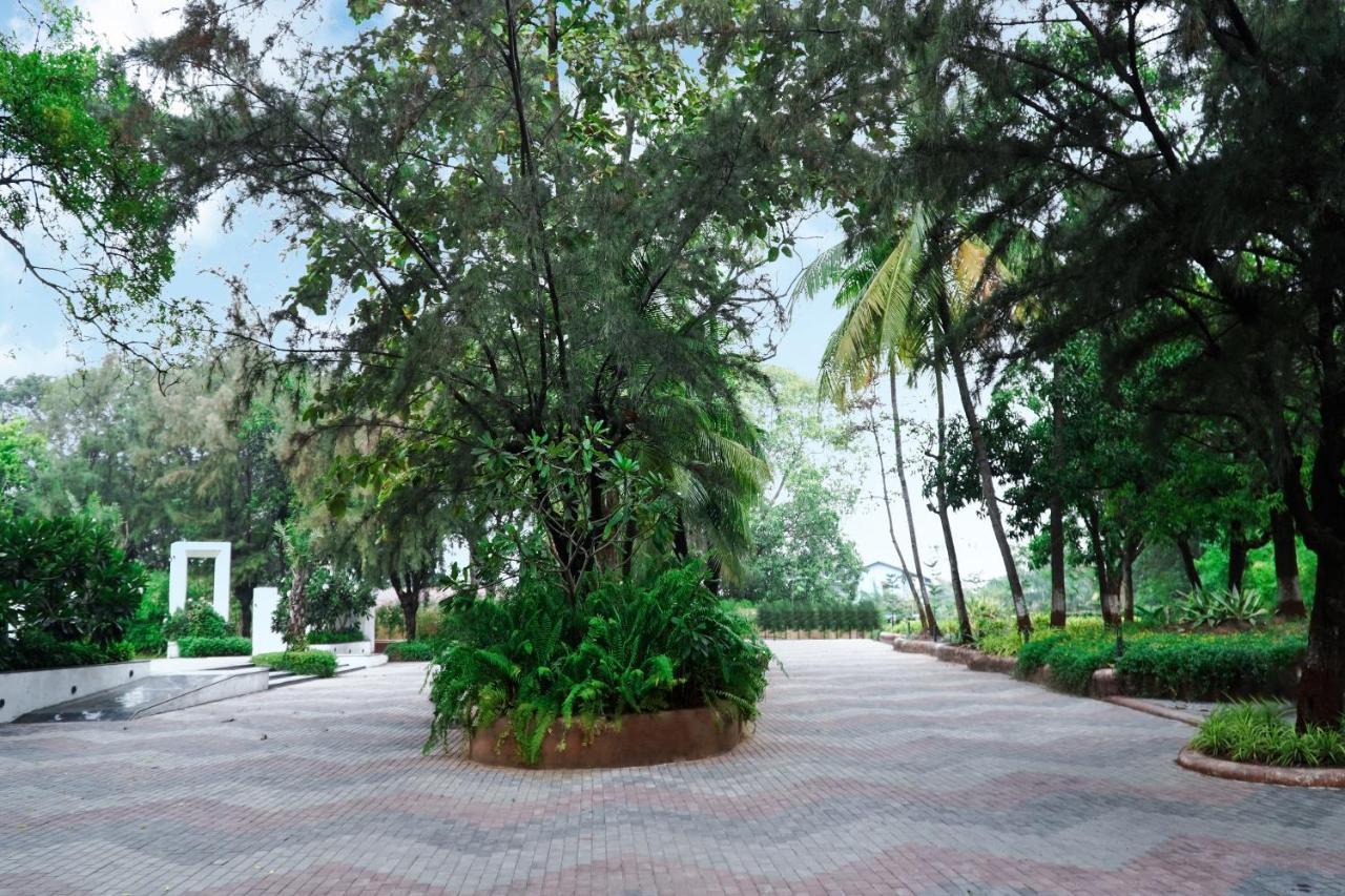 Shanti Resorts Valsad Екстериор снимка
