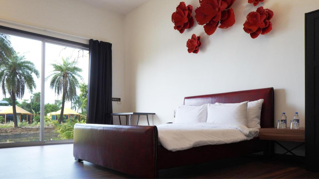 Shanti Resorts Valsad Екстериор снимка